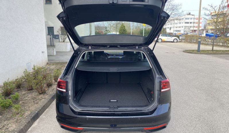 
								Volkswagen Passat Variant Busines 2.0 TDI DSG LED*Leder*R-Kamera voll									
