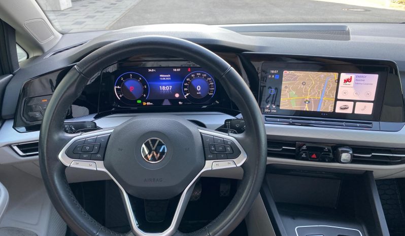 
								Volkswagen Golf Variant VIII Life 2.0 TDI DSG LED*VIRTU*PANO*R-Kam*STHZ*ACC+ voll									