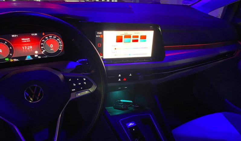 
								Volkswagen Golf Variant VIII Life 2.0 TDI DSG LED*VIRTU*PANO*R-Kam*STHZ*ACC+ voll									