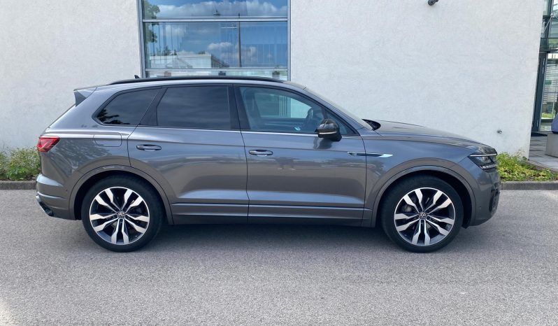 
								Volkswagen Touareg R-Line BLACK 4Motion 3.0 TDI DSG *MATRIX*HUD*360 Kam*Luft*ACC+*Line*AHK voll									