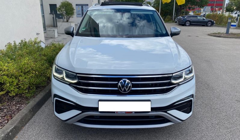 
								Volkswagen Tiguan Allspace Elegance 2.0 TDI DSG 4M MATRIX*7SITZ*STH*ACC+*Line*AHK voll									