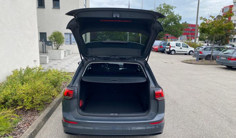 
								Volkswagen Golf VIII Variant Life 2.0 TDI DSG MATRIX*NAVI*LINE voll									