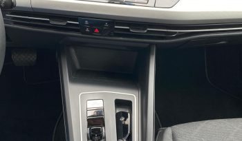 
									Volkswagen Golf VIII Variant Life 2.0 TDI DSG MATRIX*NAVI*LINE voll								