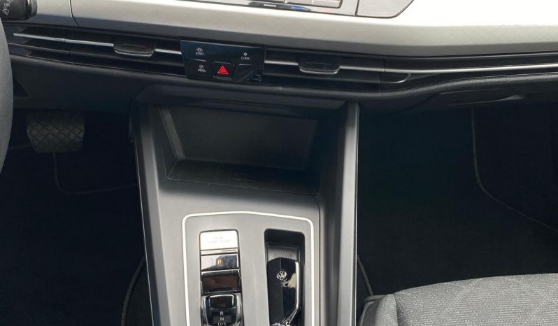 
								Volkswagen Golf VIII Variant Life 2.0 TDI DSG MATRIX*NAVI*LINE voll									