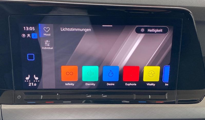 
								Volkswagen Golf VIII Variant Life 2.0 TDI DSG MATRIX*NAVI*LINE voll									