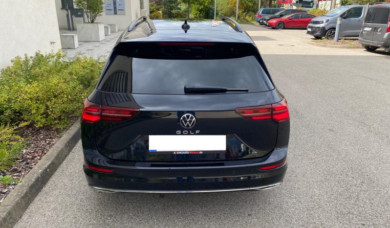 
								Volkswagen Golf VIII Variant Style 2.0 TDI DSG MATRIX*ACC+*Line*R-KAMERA voll									