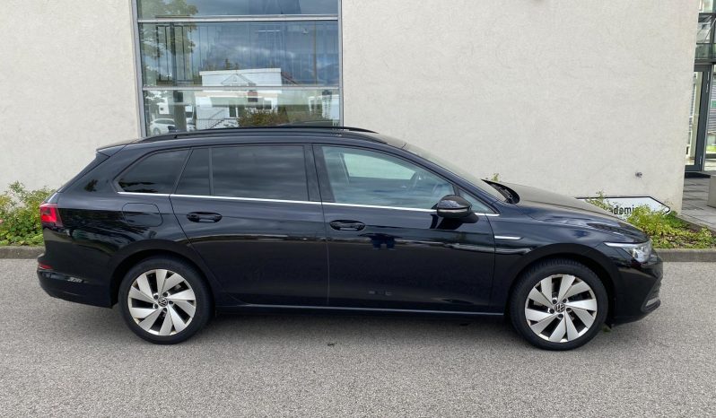 
								Volkswagen Golf VIII Variant Style 2.0 TDI DSG MATRIX*ACC+*Line*R-KAMERA voll									