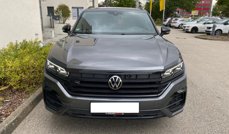 
								Volkswagen Touareg R-Line BLACK 3.0 TDI DSG 4M MATRIX*Luft*360*ACC+*HUD*AHK voll									