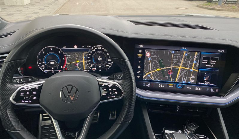 
								Volkswagen Touareg R-Line BLACK 3.0 TDI DSG 4M MATRIX*Luft*360*ACC+*HUD*AHK voll									