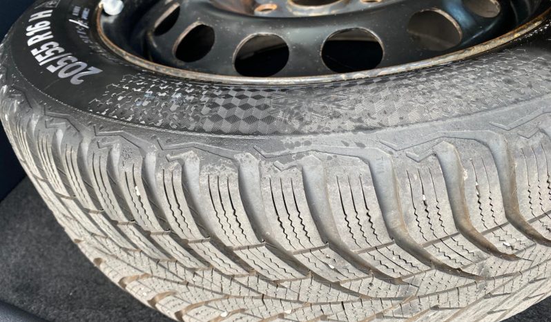 
								Volkswagen Caddy PKW Maxi Comfortline BMT 2.0 TDI NaVi*AHK*Webasto voll									