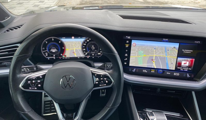 
								Volkswagen Touareg R-Line BLACK 3.0 TDI DSG 4M MATRIX*Luft*PANO*ACC+*AHK*VOLL voll									