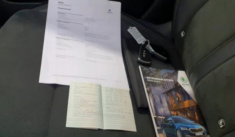 
								Skoda Octavia Combi First Edition 2.0 TDI DSG MATRIX*VIRTU*Alcantara*ACC+*Line* voll									