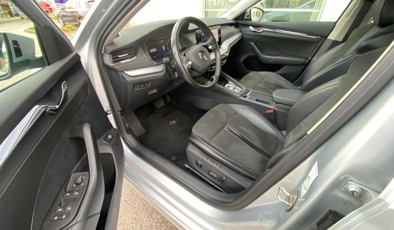 
								Skoda Octavia Combi First Edition 2.0 TDI DSG MATRIX*VIRTU*Alcantara*ACC+*Line* voll									