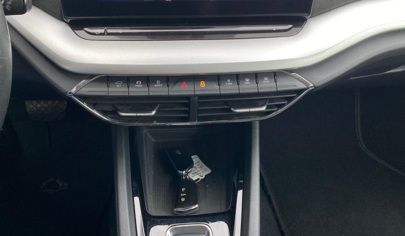 
								Skoda Octavia Combi First Edition 2.0 TDI DSG MATRIX*VIRTU*Alcantara*ACC+*Line* voll									