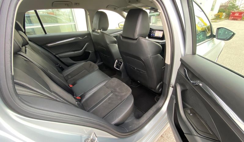 
								Skoda Octavia Combi First Edition 2.0 TDI DSG MATRIX*VIRTU*Alcantara*ACC+*Line* voll									