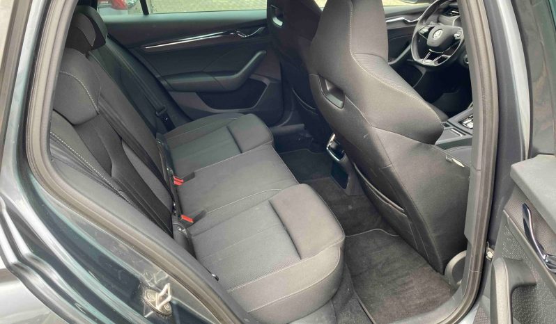 
								Skoda Octavia Combi Style SPORT2.0 TDI DSG MATRIX*VIRTU*HUD*El-Sitze*R-Kam*AHK voll									