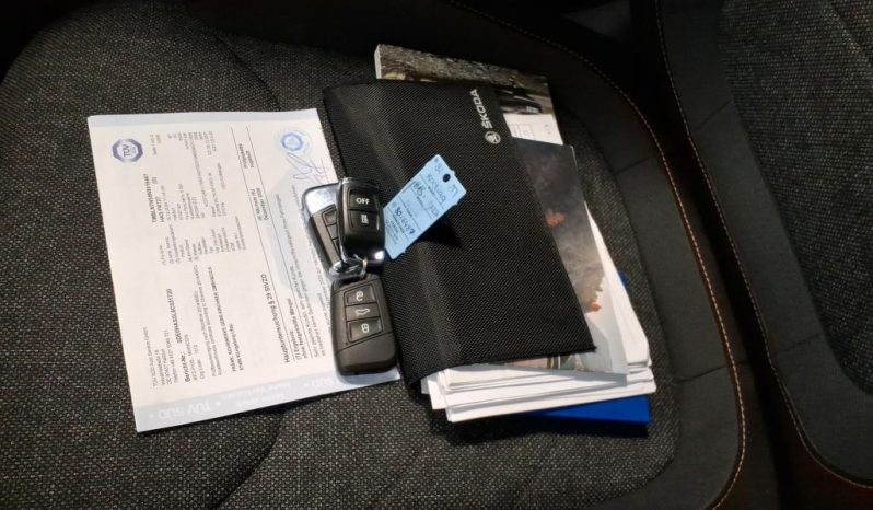 
								Škoda Kodiaq Clever 4×4 2.0 TDI MATRIX*VIRTU*StHz*Pano*7SITZ*360-Kam*AHK voll									