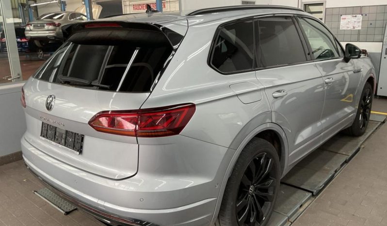 
								Volkswagen Touareg R-Line BLACK 3.0 TDI DSG 4M MATRIX*Luft*360K*ACC+*HUD*AHK voll									