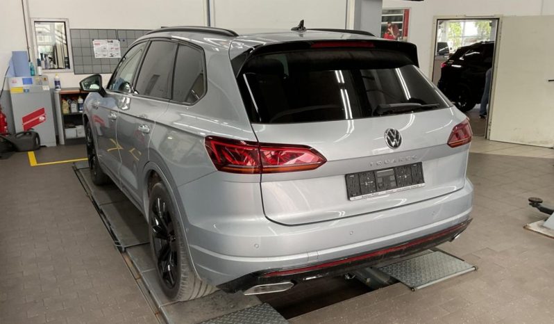 
								Volkswagen Touareg R-Line BLACK 3.0 TDI DSG 4M MATRIX*Luft*360K*ACC+*HUD*AHK voll									