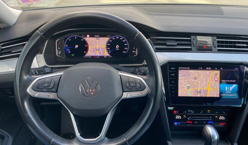 
								Volkswagen Passat Variant 2.0 TDI SCR DSG Business MATRIX*VIRTU*ACC+*Line*R-KAMERA voll									