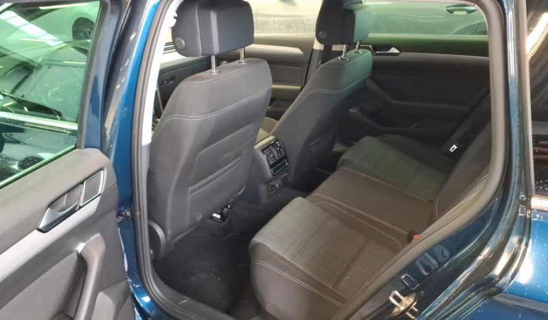 
								Volkswagen Passat Variant 2.0 TDI SCR DSG Business MATRIX*StHz*ACC+*Line*R-KAMERA voll									
