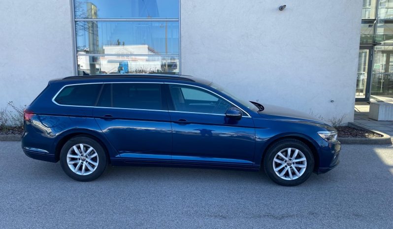 
								Volkswagen Passat Variant 2.0 TDI SCR DSG Business MATRIX*StHz*ACC+*Line*R-KAMERA voll									