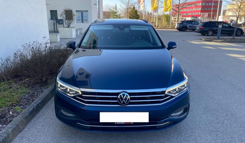 
								Volkswagen Passat Variant 2.0 TDI SCR DSG Business MATRIX*StHz*ACC+*Line*R-KAMERA voll									