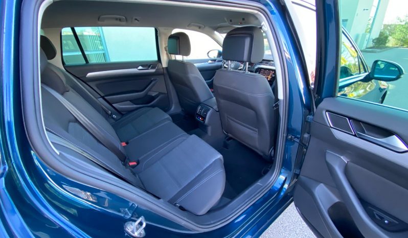 
								Volkswagen Passat Variant 2.0 TDI SCR DSG Business MATRIX*StHz*ACC+*Line*R-KAMERA voll									