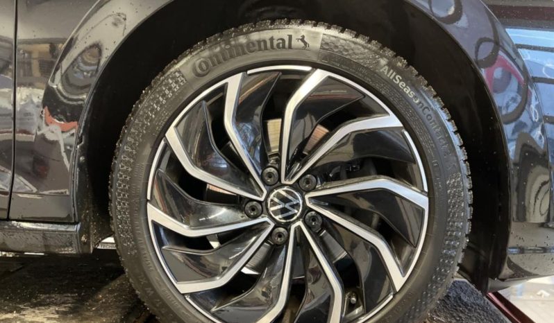 
								Volkswagen Golf VIII Variant Style 2.0TDI DSG MATRIX*VIRTU*ACC+*AHK*R-Kam voll									