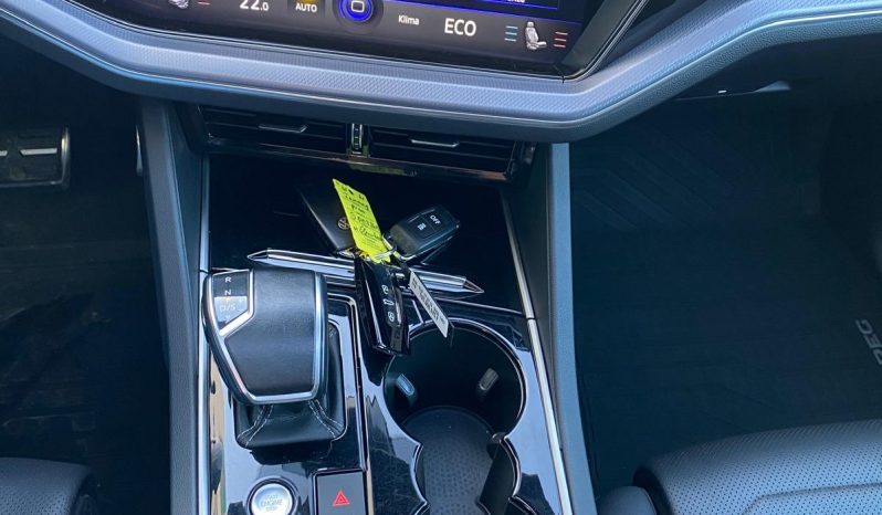 
								Volkswagen Touareg R-Line BLACK 3.0 TDI DSG 4M MATRIX*Luft*PANO*ACC+*AHK*VOLL voll									