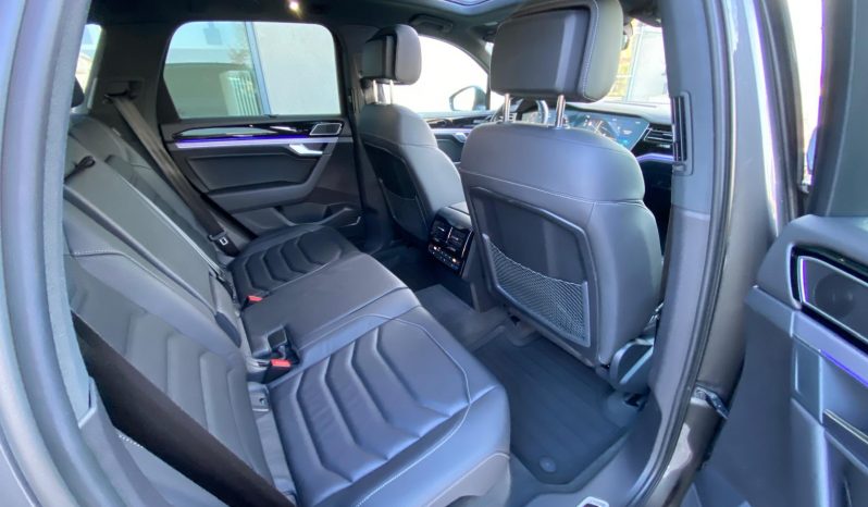 
								Volkswagen Touareg R-Line BLACK 3.0 TDI DSG 4M MATRIX*Luft*PANO*ACC+*AHK*VOLL voll									