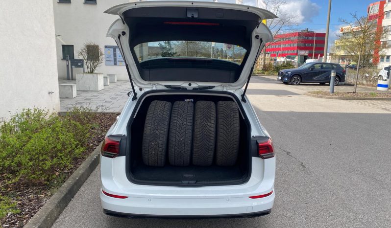 Volkswagen Golf VIII Variant Life 2.0 TDI DSG Life 2.0 TDI DSG MATRIX∗ACC+∗VIRTU∗AHK