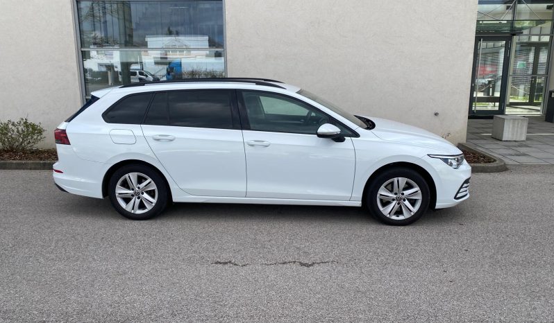 
								Volkswagen Golf VIII Variant Life 2.0 TDI DSG Life 2.0 TDI DSG MATRIX∗ACC+∗VIRTU∗AHK voll									