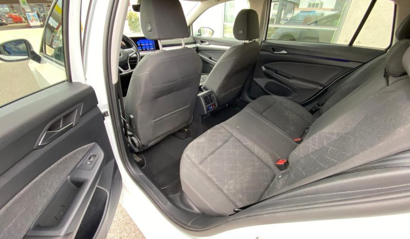 
								Volkswagen Golf VIII Variant Life 2.0 TDI DSG Life 2.0 TDI DSG MATRIX∗ACC+∗VIRTU∗AHK voll									