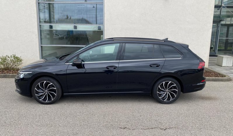 Volkswagen Golf VIII Variant Style 2.0TDI DSG MATRIX*VIRTU*ACC+*AHK*R-Kam