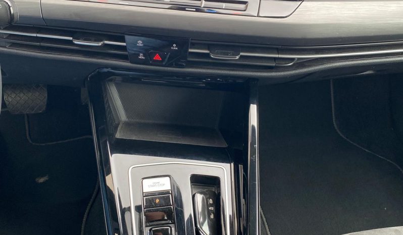 
								Volkswagen Golf VIII Variant Style 2.0TDI DSG MATRIX*VIRTU*ACC+*AHK*R-Kam voll									