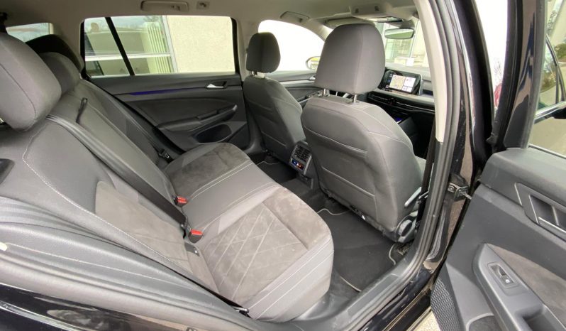 
								Volkswagen Golf VIII Variant Style 2.0TDI DSG MATRIX*VIRTU*ACC+*AHK*R-Kam voll									