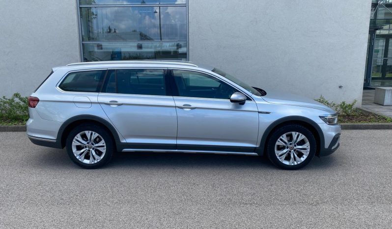 
								Volkswagen Passat Variant Alltrack 4Motion DSG MATRIX*ACC+*VIRTU*AHK*R-Kam voll									