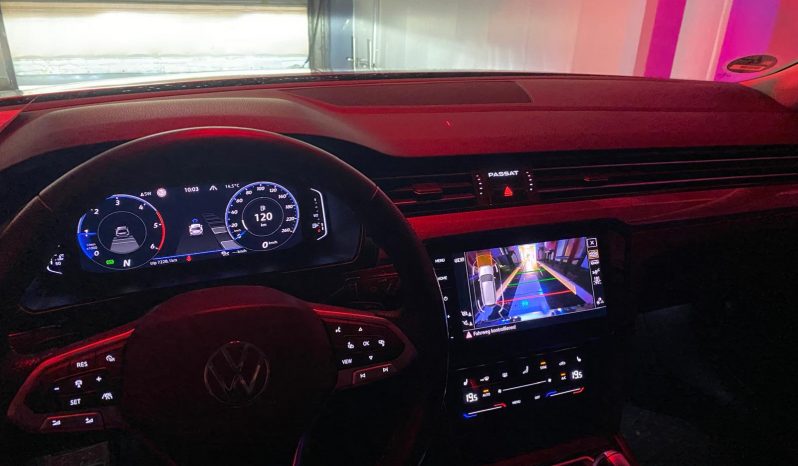 
								Volkswagen Passat Variant Alltrack 4Motion DSG MATRIX*ACC+*VIRTU*AHK*R-Kam voll									