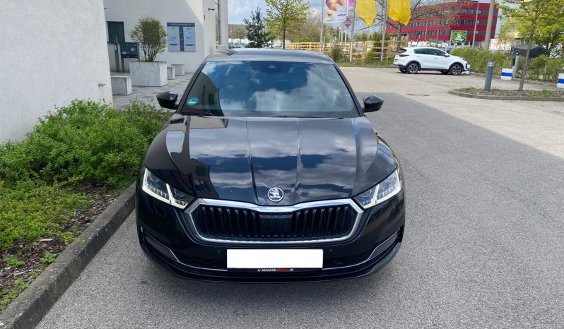 
								Skoda Octavia Limousine Style 2.0 TDI DSG MATRIX∗HUD∗ACC∗LINE*R-Kamera voll									