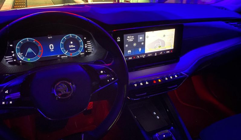 
								Skoda Octavia Limousine Style 2.0 TDI DSG MATRIX∗HUD∗ACC∗LINE*R-Kamera voll									