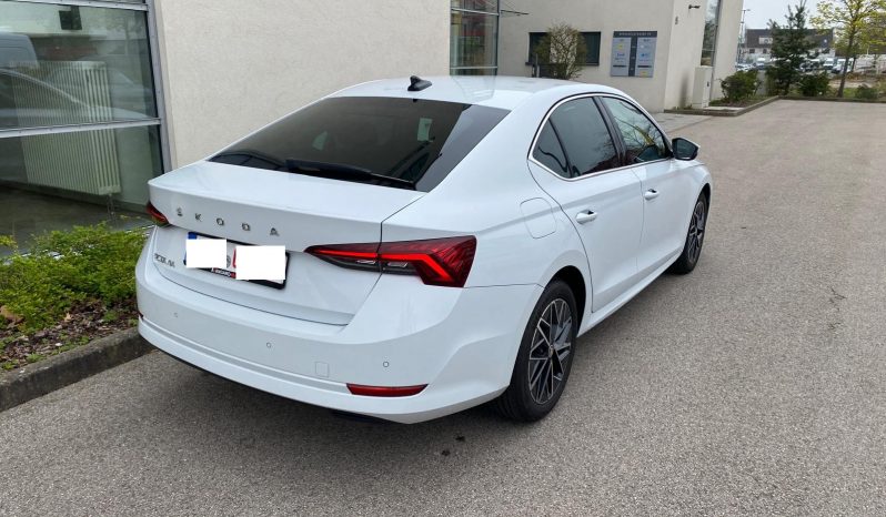 
								Skoda Octavia Limousine Style 2.0 TDI DSG MATRIX∗HUD∗ACC∗LINE voll									