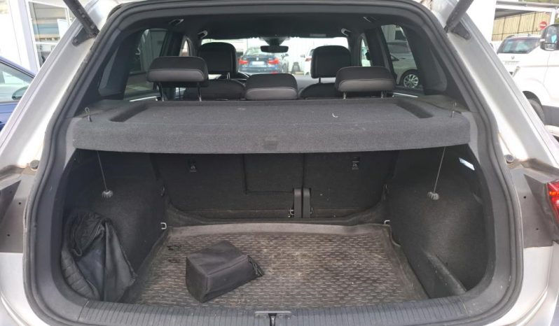 
								Volkswagen Tiguan R Line 2.0 TDI DSG MATRIX*R-KAM*ACC+*Key-Go*Line*AHK voll									