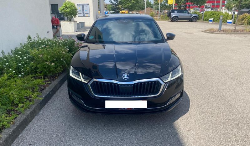 
								Skoda Octavia Limousine Style 2.0 TDI DSG MATRIX∗HUD∗ACC∗LINE*R-Kamera voll									