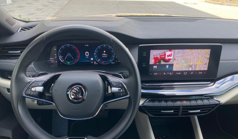 
								Skoda Octavia Limousine Style 2.0 TDI DSG MATRIX∗HUD∗ACC∗LINE*R-Kamera voll									