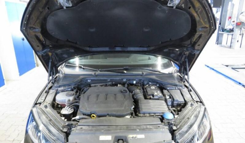
								Skoda Octavia Combi RS 2.0 TDI DSG *VIRTU*STH*MATRIX*AHK*ACC+*LINE voll									