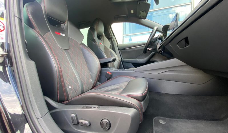 
								Skoda Octavia Combi RS 2.0 TDI DSG *VIRTU*STH*MATRIX*AHK*ACC+*LINE voll									