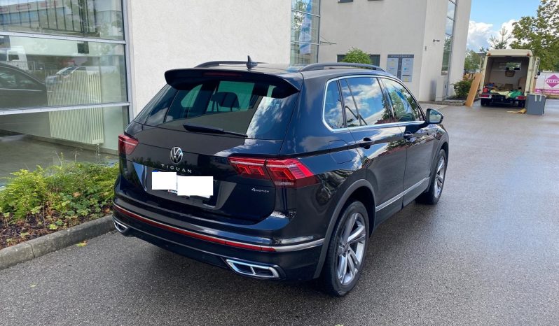 
								Volkswagen Tiguan R-Line BLACK 2.0 TDI DSG 4M MATRIX*VIRTUAL*360K*ACC+*HUD*AHK voll									