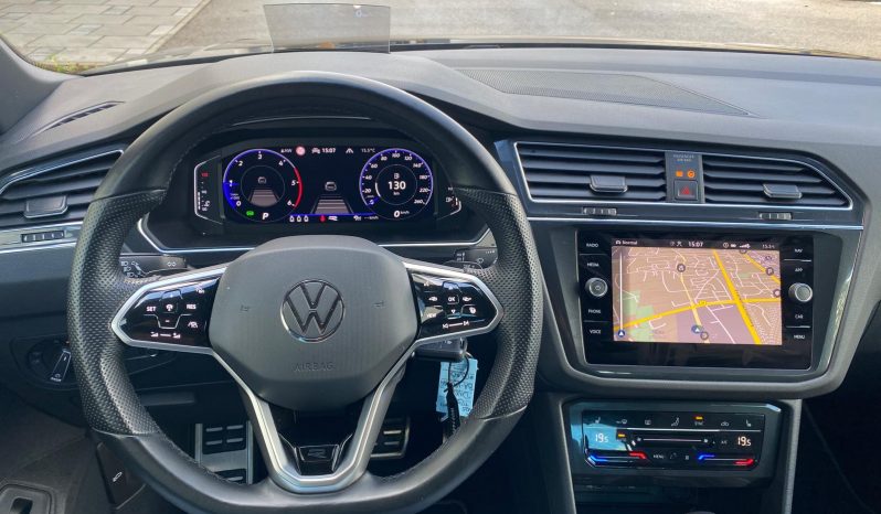 
								Volkswagen Tiguan R-Line BLACK 2.0 TDI DSG 4M MATRIX*VIRTUAL*360K*ACC+*HUD*AHK voll									