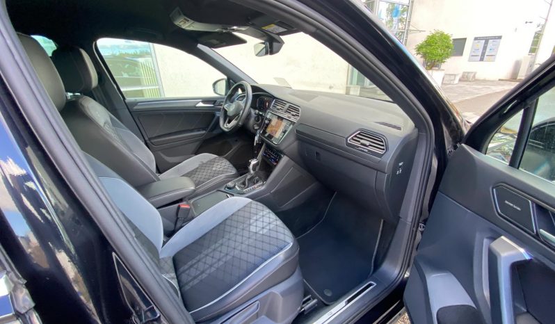 
								Volkswagen Tiguan R-Line BLACK 2.0 TDI DSG 4M MATRIX*VIRTUAL*360K*ACC+*HUD*AHK voll									